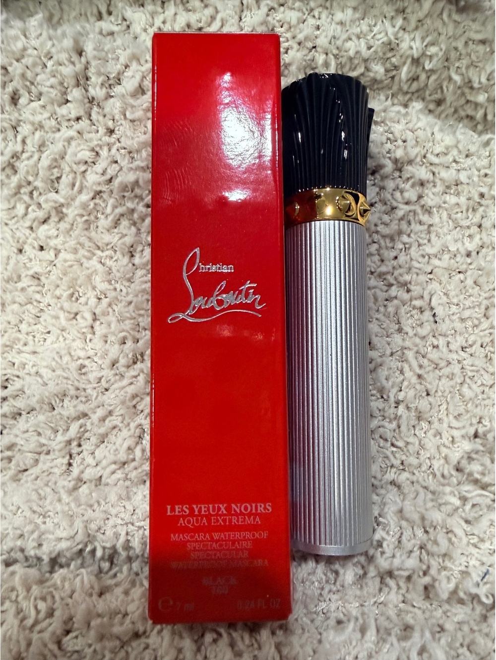 Christian Louboutin Waterproof Mascara shade is Black - Picture 3 of 5